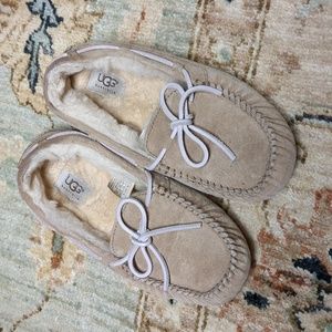 UGGs Dakota Slippers